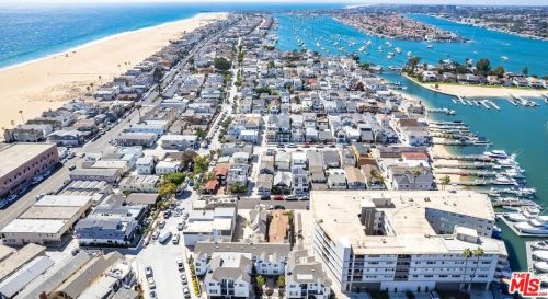 307 Fernando St, Newport Beach CA  92661-1236 exterior