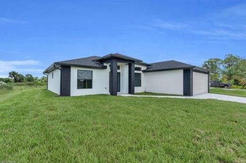 779 Asher St, Lehigh Acres, FL 33974-0720