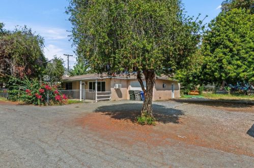 511 California Ave, Vista, CA 92083-3535