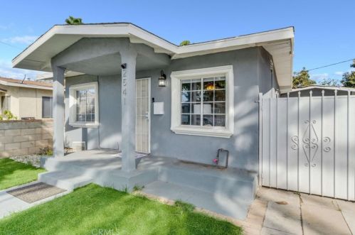 2541 14th St, Long Beach, CA 90804-2316