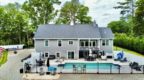 9 Quiet Cove Ln, Norwich, CT 06351-8849
