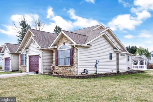 103 Beck Mill Rd, Hanover, PA 17331-3835
