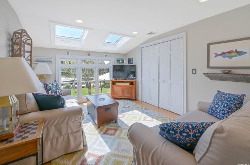 624 Tower Mews, Oakdale NY  11769-2449 exterior