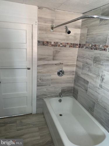 1723 Paxton St, Harrisburg PA 17104-2636 exterior