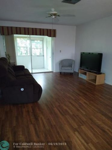 2501 Barkley Dr, West Palm Beach, FL 33415-8184