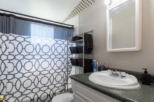 20 Houde St, Nashua NH 03060-3010 exterior