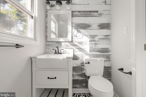 37 Holstone Ln, Willingboro NJ  08046-1817 exterior