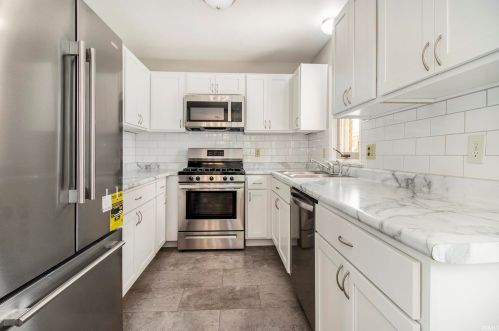 809 12 St, Mishawaka IN 46544-5822 exterior