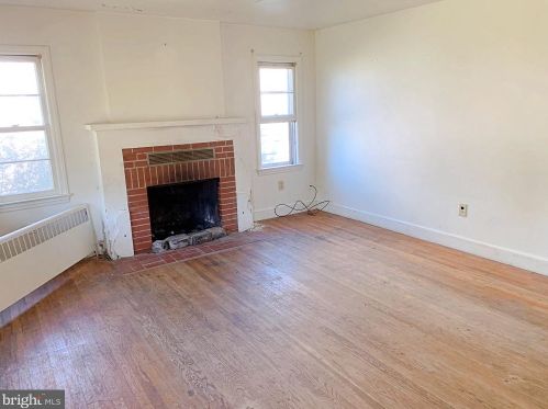 16902 Dupont Hwy, Harrington DE  19952-2476 exterior