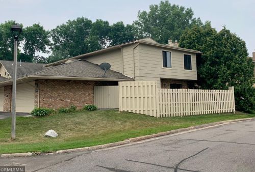 2142 Tamarin Trl, Minneapolis, MN 55427-3150