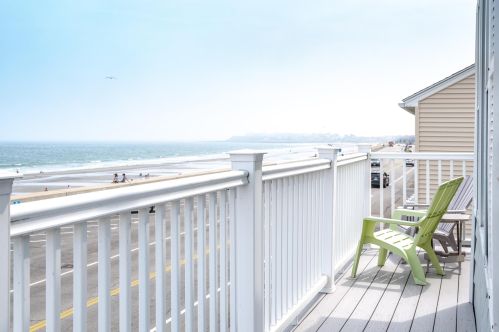 799 Ocean Blvd, Hampton NH  03842-4307 exterior