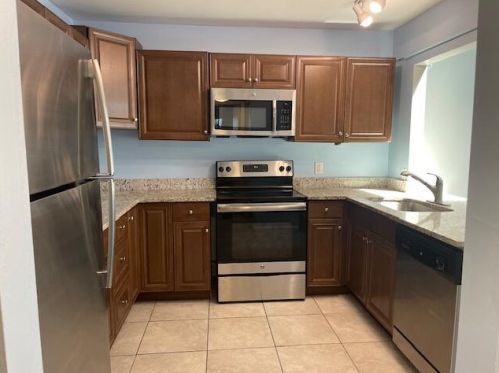 4132 Palm Bay Cir, West Palm Beach, FL 33406-9014
