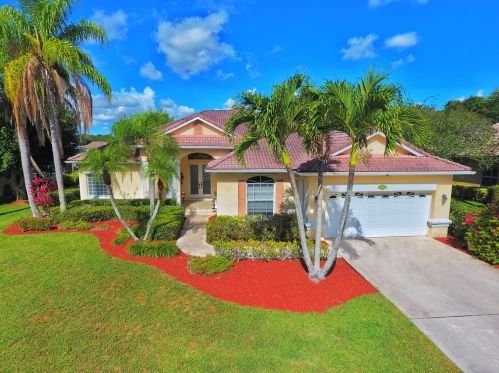 1504 Mockingbird Cir, Fort Pierce, FL 34986-2047
