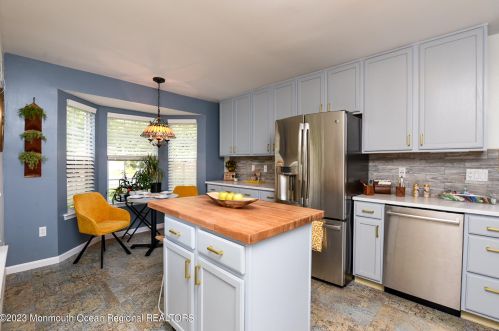 205 Skyline Dr, Lakewood NJ  08701-5740 exterior