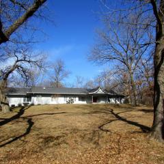 1 Birchwood Lake Dr, Cliffland, IA 52501-1462