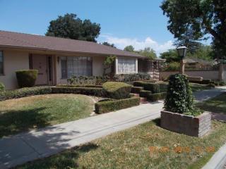 858 7th St, Hollister, CA 95023-3623
