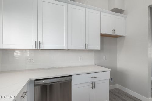 6514 Turquoise Ave, Glendale AZ 85302-1037 exterior