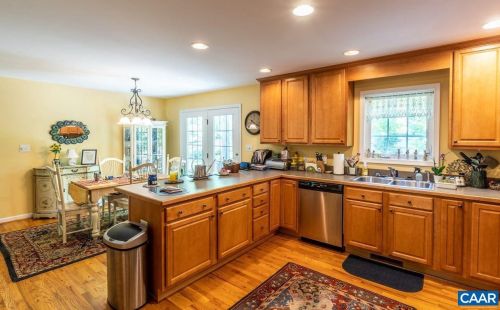 12 Seminole Trl, Bybee VA  22963-3157 exterior