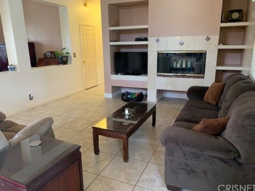 43333 Windrose Ln, Lancaster, CA 93536-5544