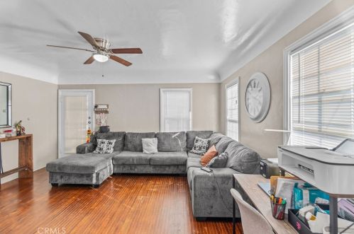 4213 Pepperwood Ave, Long Beach CA  90808-1072 exterior