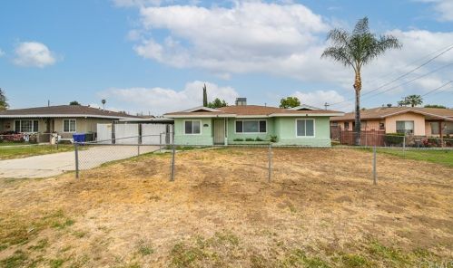 382 Cypress Ave, Colton CA  92324-1946 exterior
