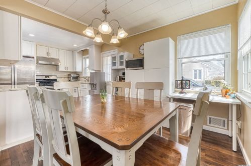 23 Corona Dr, Bethpage NY  11714-4547 exterior