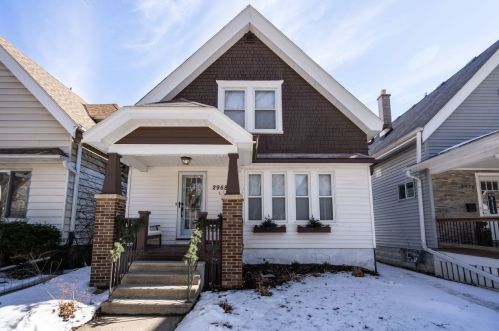 2968 Clement Ave, Milwaukee, WI 53207-2470