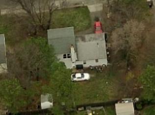 62 Walnut Rd, Amityville, NY 11701-1023