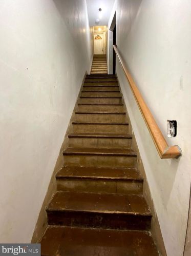 1216 Derry St, Harrisburg PA 17111-1141 exterior