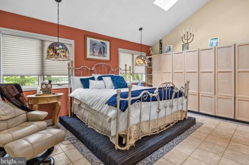 402 Ramsey Rd, Yardley PA 19067-4642 exterior