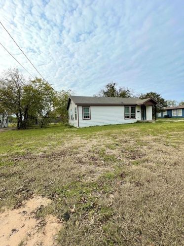 515 Windom St, Farmersville, TX 75442-1652