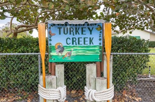 1047 Schooner Ln, Moore Haven FL  33471-8231 exterior