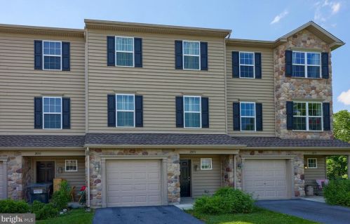 2053 Crown Mill Dr, Centre, PA 19541-9403