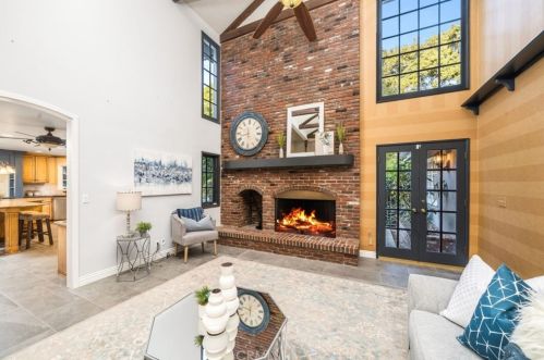 1022 Oak Canyon Ln, Glendora CA  91741-2256 exterior