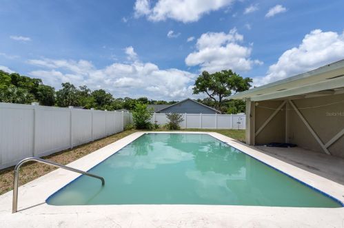 532 Camelia Ln, Deland, FL 32724-3706