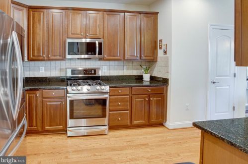 16002 Pitner St, Haymarket VA  20169-4956 exterior