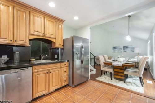 65 Locust Ave, Fanwood NJ  07023-1316 exterior