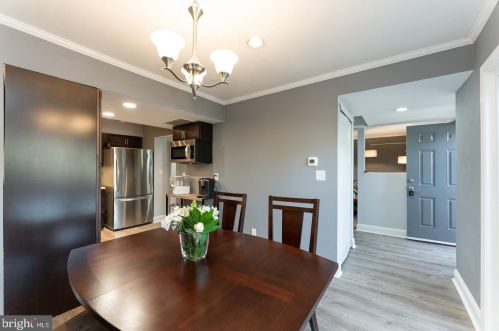 281 Chelsea Cir, Newtown Square PA  19073-2104 exterior