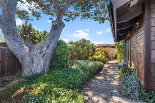 45465 Caspar Dr, Mendocino CA  95460-9727 exterior