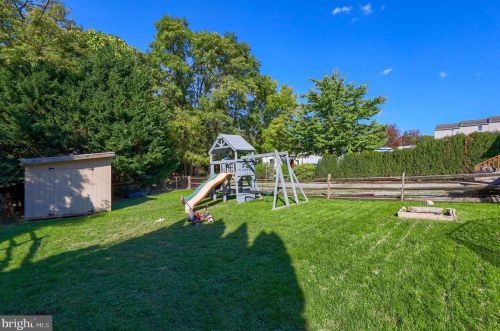 343 High St, Red Lion PA 17356-9255 exterior