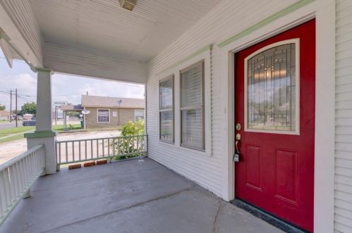 1614 Elm St, Denton TX  76201-3092 exterior