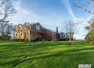 9905 Nassau Point Rd, Nassau Point, NY 11935-2753