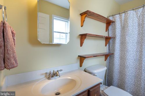 402 6th St, Laurel DE  19956-1363 exterior