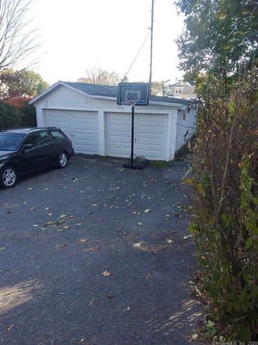 26 Hotchkiss St, Waterbury, CT 06704-2642
