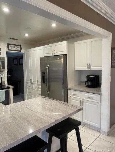 532 79th Pl, Hialeah, FL 33014-4225