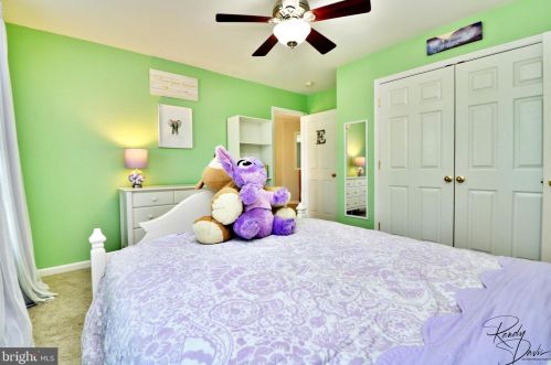 59 Brighton Pl, Charles Town WV  25414-2584 exterior