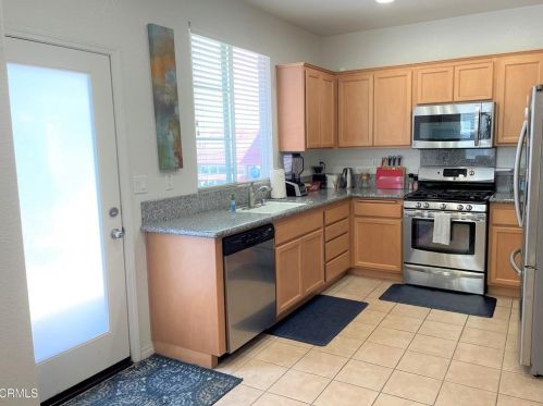 3121 Lisbon Ln, Oxnard CA  93036-5347 exterior