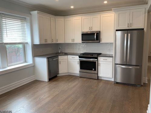 5 Center St, Chatham Township NJ  07928-2549 exterior