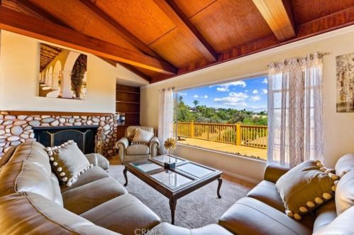 1136 Avocado Crst Rd, La Habra CA 90631-8108 exterior