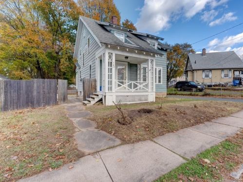 143 Cooper Hill St, Manchester, CT 06040-5706